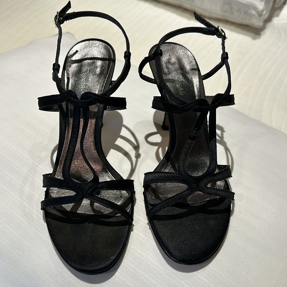 Faconnable black satin 2 1/2” heels